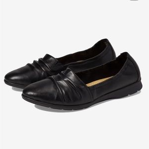 Clarks NEW Black Leather Jenette Ruby Ruched Vamp Slip On Comfort Shoes 8M